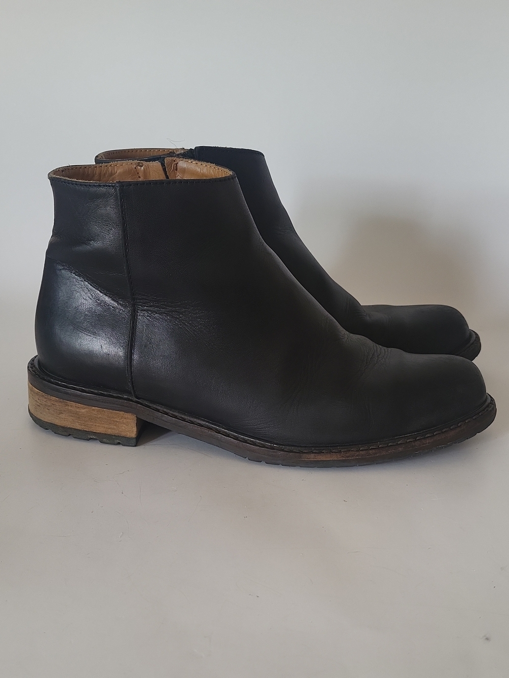 gravitypope Black Leather Zip Ankle Boots - Made in Italy Size 7